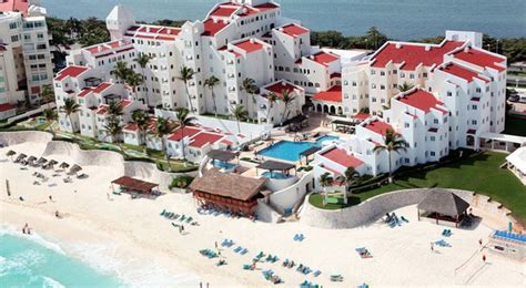 Taxi from Cancun airport to Royal Solaris .